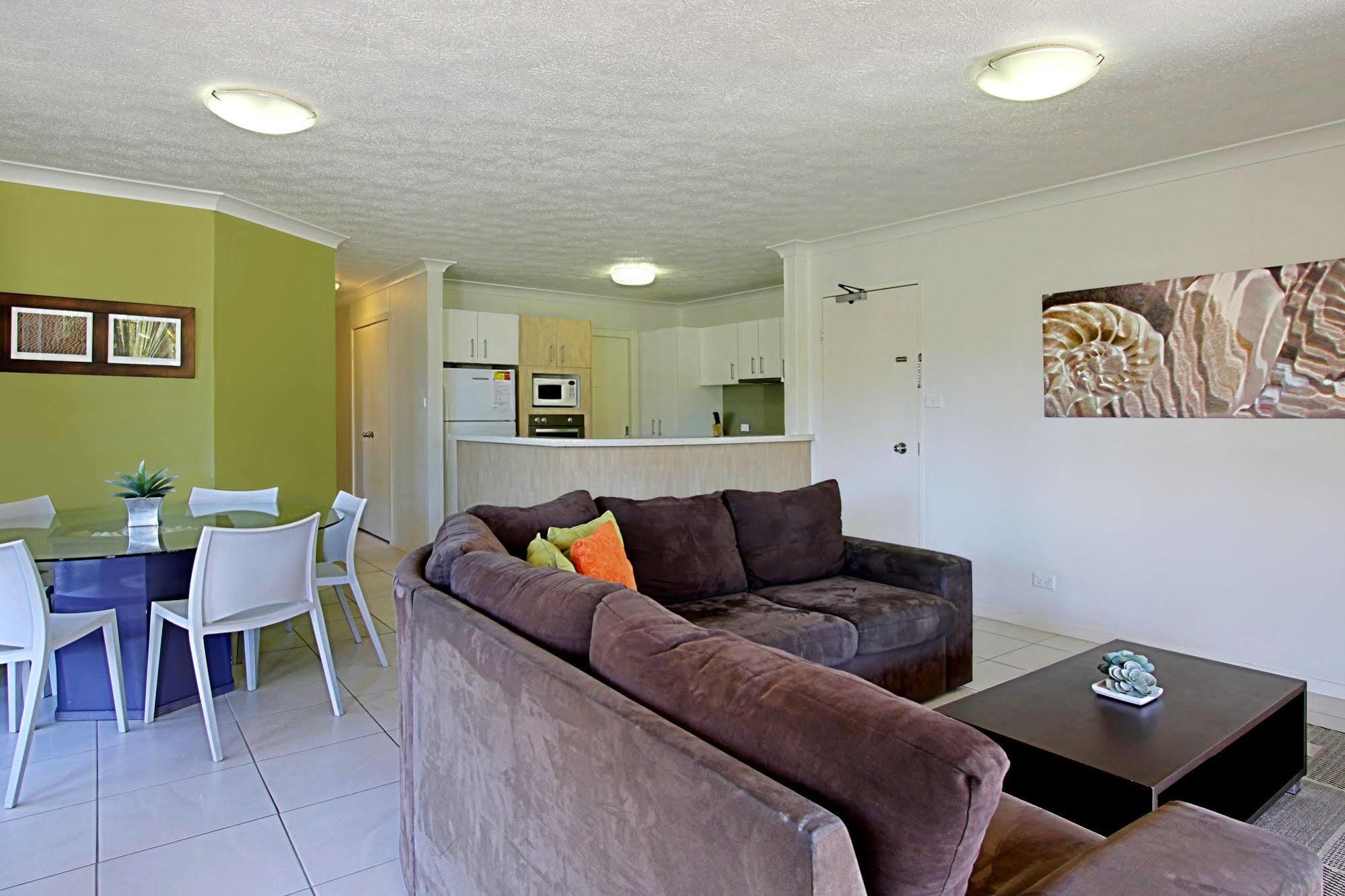 Sea Breeze On Main Beach Byron Bay Exterior photo